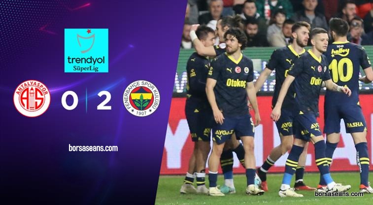 Fenerbahçe Antalyaspor galibiyetiyle yeniden zirveye yerleşti